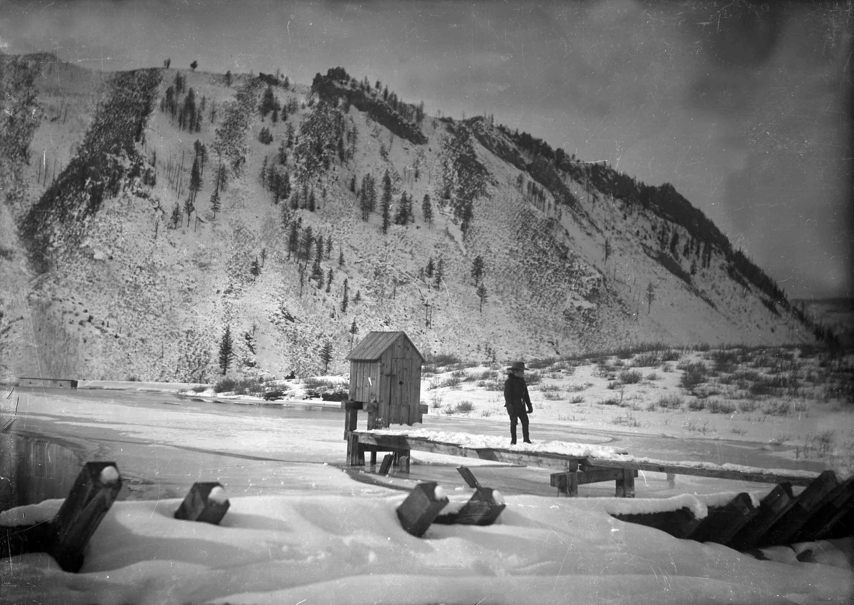 2010.008.0069_Outhouse, 1900-